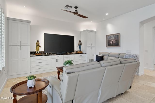 2613 W IRVINE Road, Phoenix, AZ 85086
