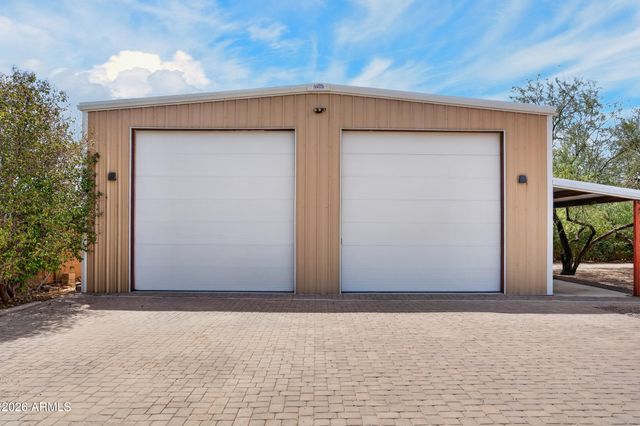 2613 W IRVINE Road, Phoenix, AZ 85086