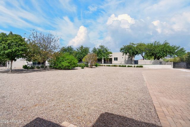 2613 W IRVINE Road, Phoenix, AZ 85086