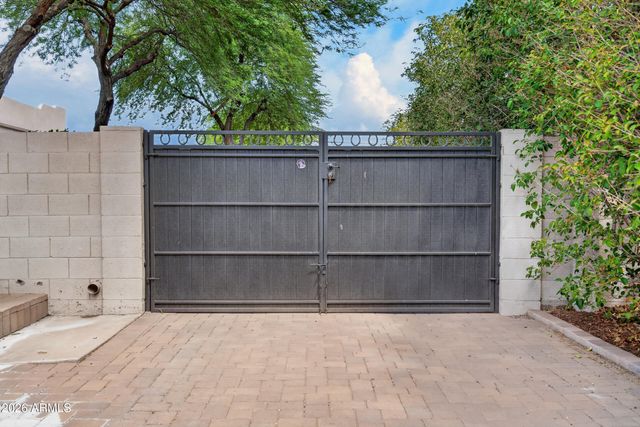 2613 W IRVINE Road, Phoenix, AZ 85086