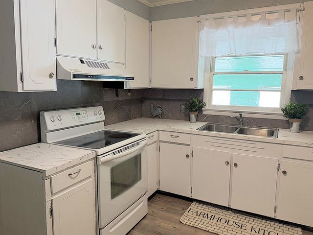 117 Deerfield Drive, Enterprise, AL 36330