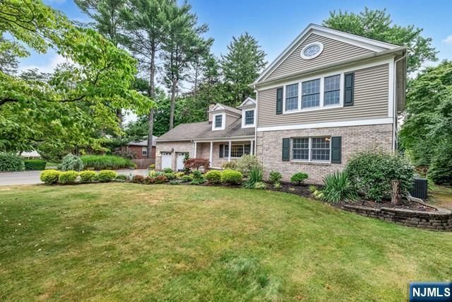 356 N Farview Avenue, Paramus, NJ 07652