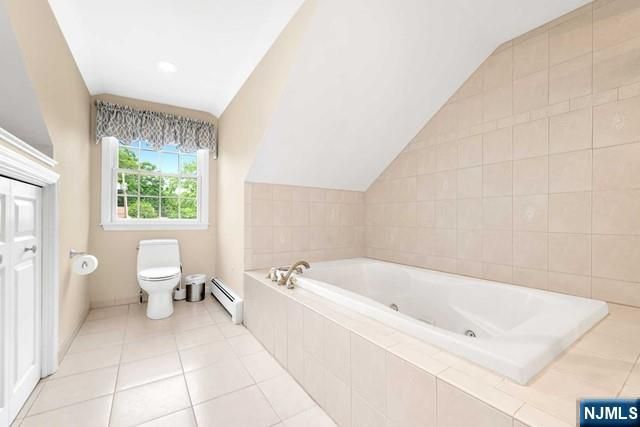 356 N Farview Avenue, Paramus, NJ 07652