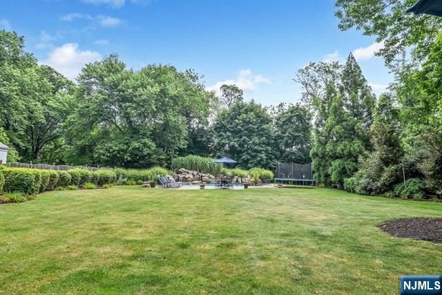 356 N Farview Avenue, Paramus, NJ 07652