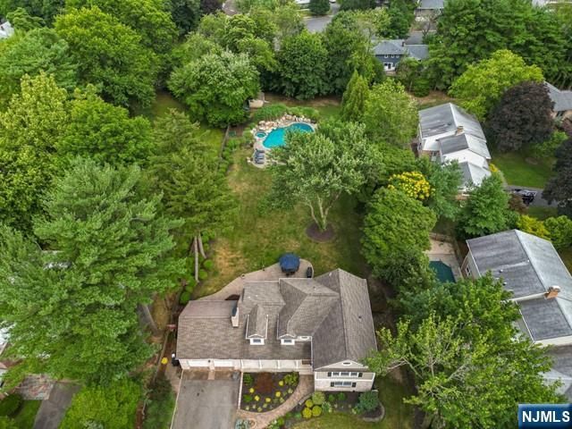 356 N Farview Avenue, Paramus, NJ 07652