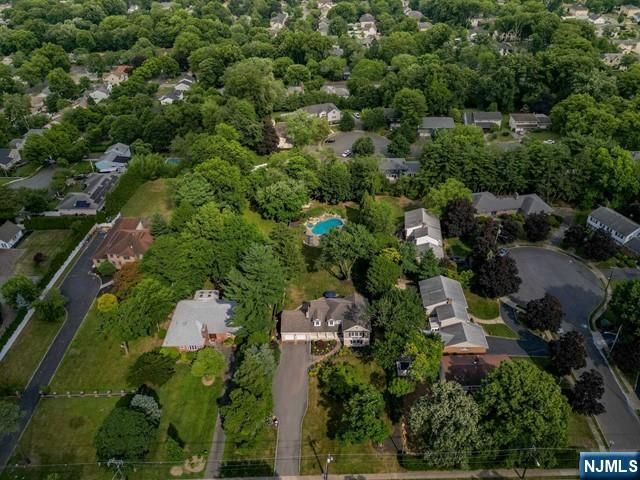 356 N Farview Avenue, Paramus, NJ 07652