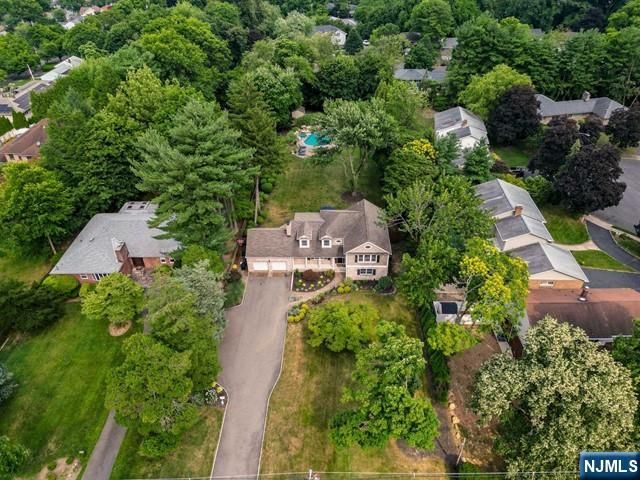 356 N Farview Avenue, Paramus, NJ 07652