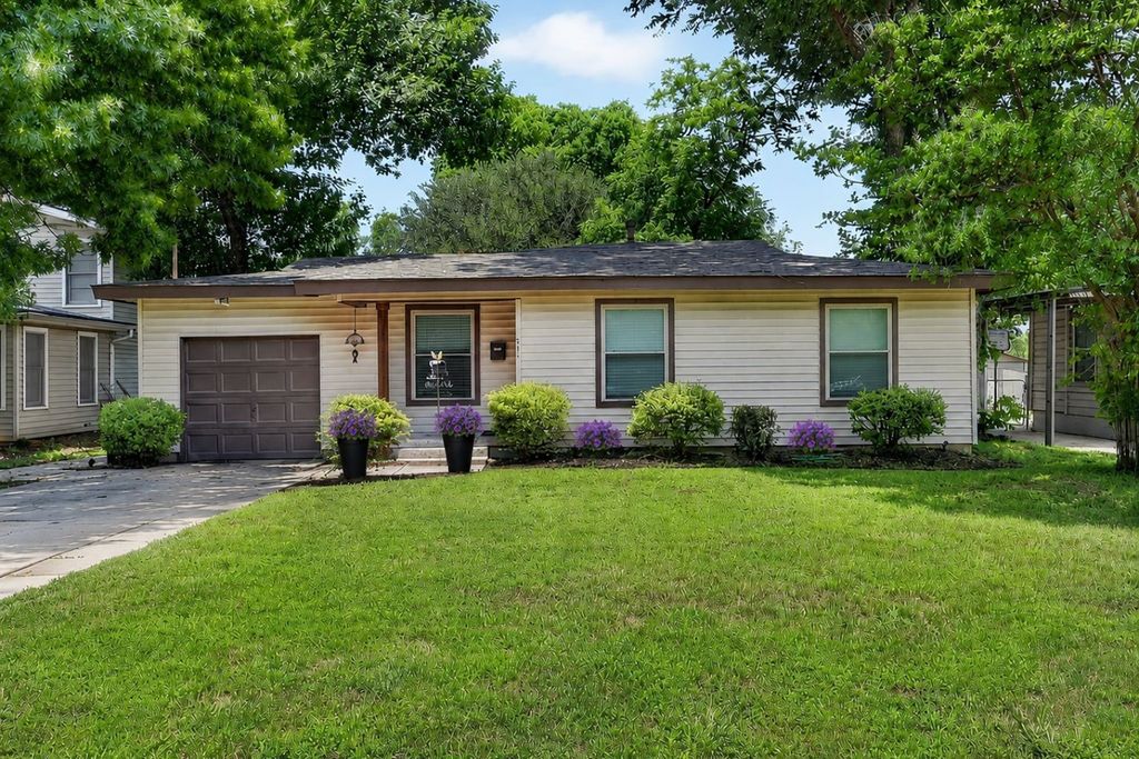 601 Circle Drive, Arlington, TX 76010