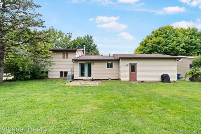 7156 Sharp Road, Mundy Township, MI 48473