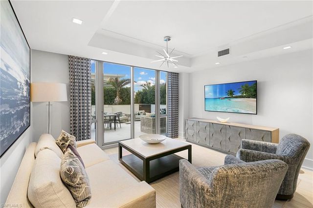 6897 Grenadier BLVD 206, Naples, FL 34108