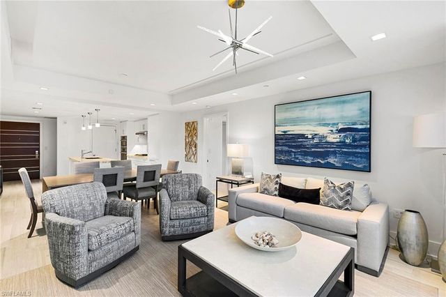 6897 Grenadier BLVD 206, Naples, FL 34108