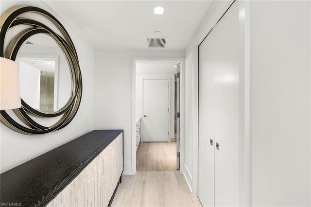 6897 Grenadier BLVD 206, Naples, FL 34108