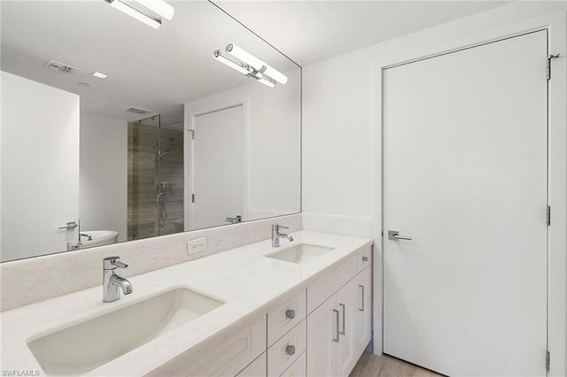 6897 Grenadier BLVD 206, Naples, FL 34108