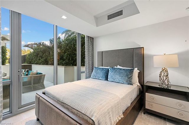 6897 Grenadier BLVD 206, Naples, FL 34108