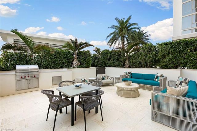 6897 Grenadier BLVD 206, Naples, FL 34108