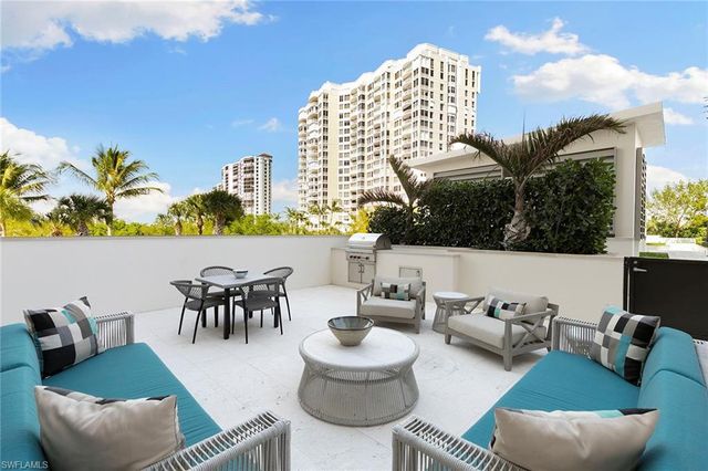 6897 Grenadier BLVD 206, Naples, FL 34108