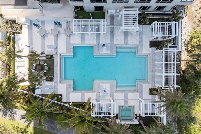 6897 Grenadier BLVD 206, Naples, FL 34108