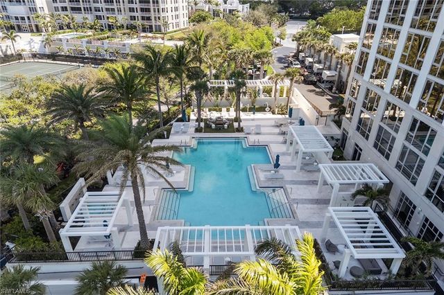 6897 Grenadier BLVD 206, Naples, FL 34108