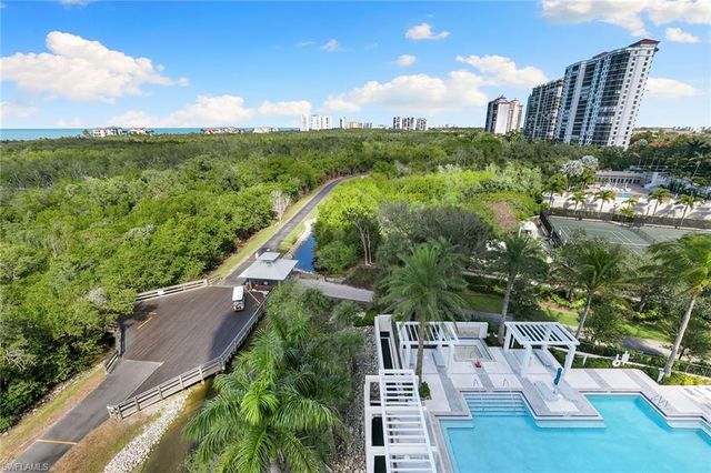 6897 Grenadier BLVD 206, Naples, FL 34108