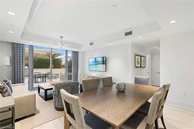 6897 Grenadier BLVD 206, Naples, FL 34108