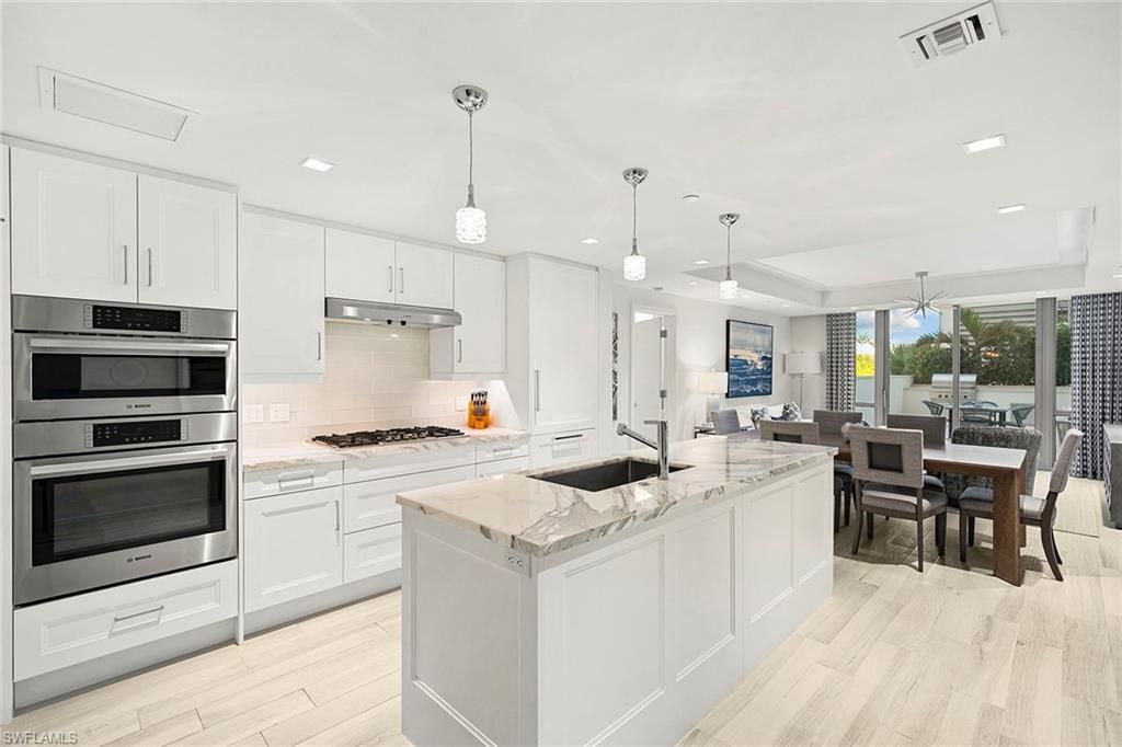 6897 Grenadier BLVD 206, Naples, FL 34108