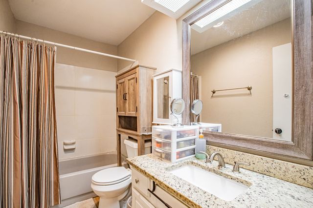 10 E Mountain Creek Drive 25, Grand Prairie, TX 75052