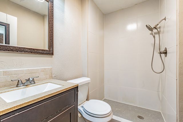 10 E Mountain Creek Drive 25, Grand Prairie, TX 75052