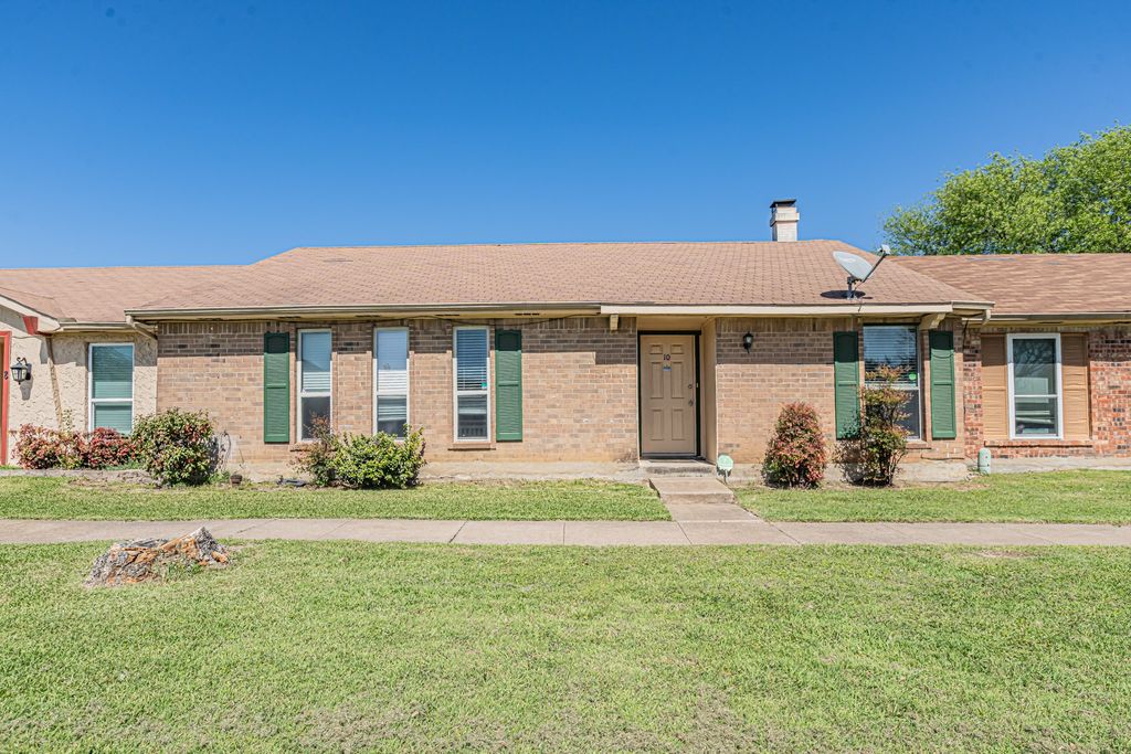 10 E Mountain Creek Drive 25, Grand Prairie, TX 75052