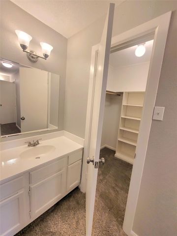 5920 Arncliffe Drive, Houston, TX 77088