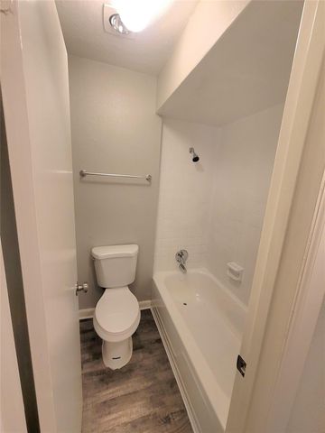 5920 Arncliffe Drive, Houston, TX 77088