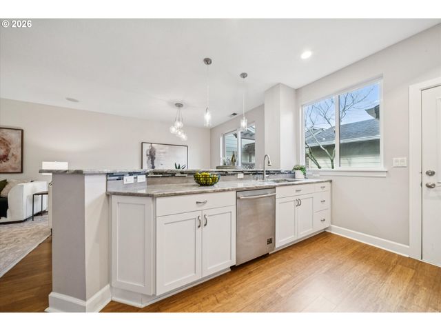 6715 Ne ROSEBAY Dr, Hillsboro, OR 97124