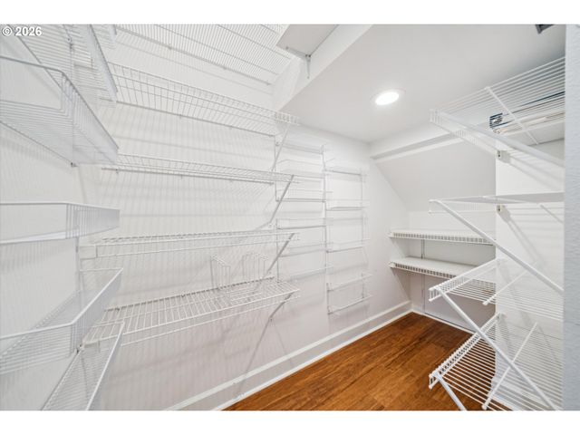 6715 Ne ROSEBAY Dr, Hillsboro, OR 97124