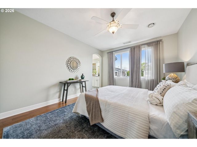 6715 Ne ROSEBAY Dr, Hillsboro, OR 97124