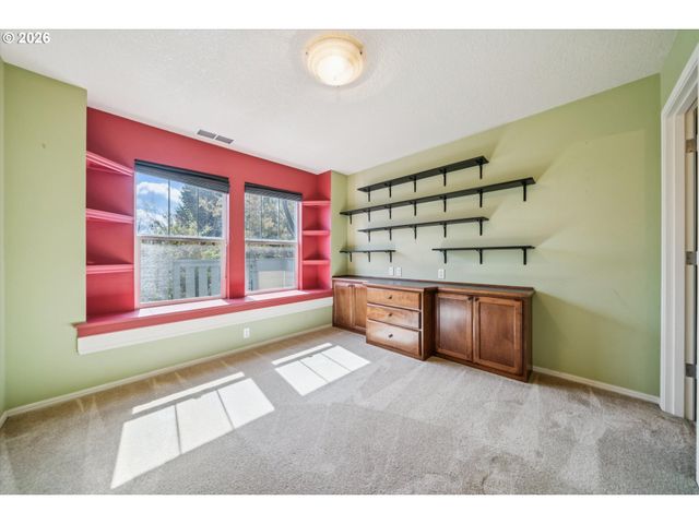 6715 Ne ROSEBAY Dr, Hillsboro, OR 97124