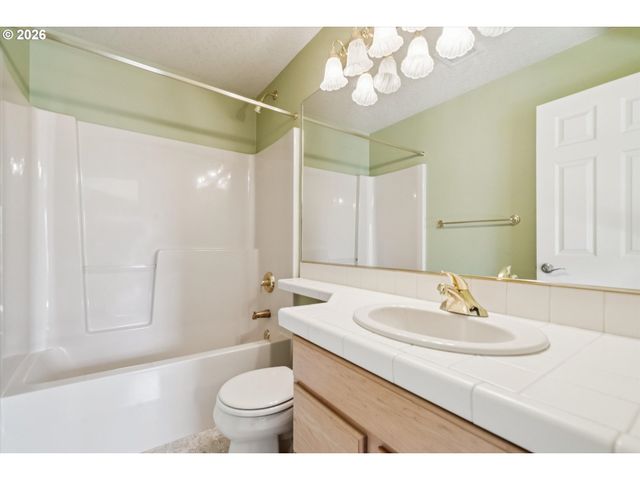 6715 Ne ROSEBAY Dr, Hillsboro, OR 97124