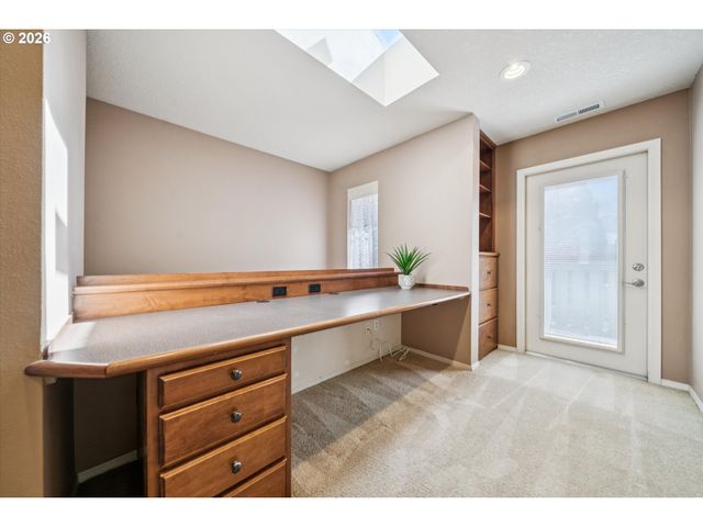 6715 Ne ROSEBAY Dr, Hillsboro, OR 97124