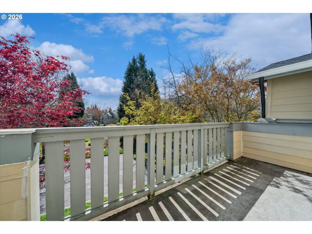 6715 Ne ROSEBAY Dr, Hillsboro, OR 97124