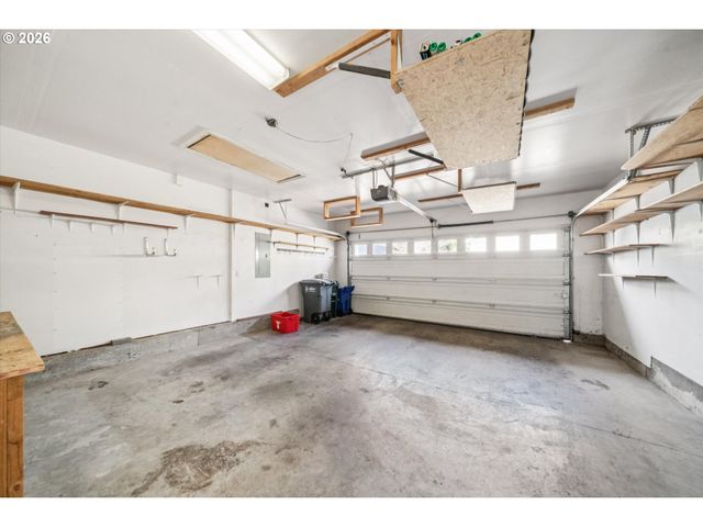 6715 Ne ROSEBAY Dr, Hillsboro, OR 97124