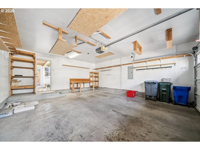 6715 Ne ROSEBAY Dr, Hillsboro, OR 97124