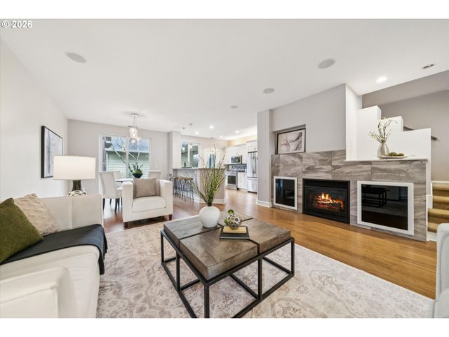 6715 Ne ROSEBAY Dr, Hillsboro, OR 97124