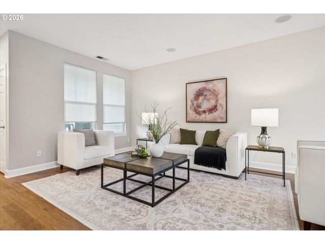 6715 Ne ROSEBAY Dr, Hillsboro, OR 97124