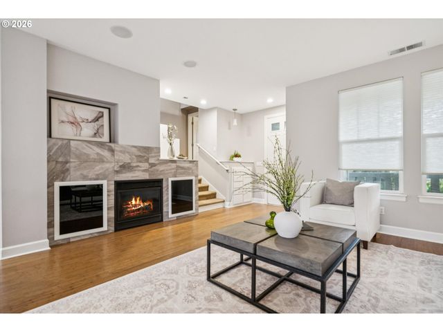 6715 Ne ROSEBAY Dr, Hillsboro, OR 97124