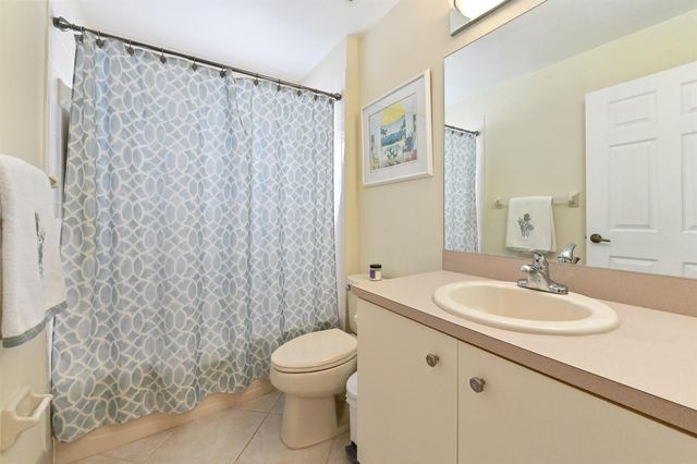 6077 Lake Hibiscus Drive, Delray Beach, FL 33484