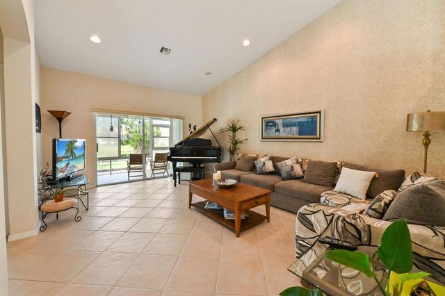6077 Lake Hibiscus Drive, Delray Beach, FL 33484