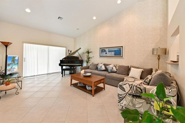 6077 Lake Hibiscus Drive, Delray Beach, FL 33484