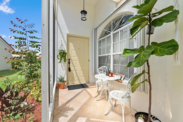 6077 Lake Hibiscus Drive, Delray Beach, FL 33484