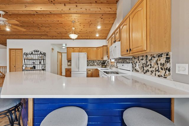 7844 Lakeview ROAD, Waterford, WI 53185