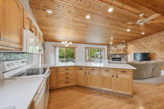 7844 Lakeview ROAD, Waterford, WI 53185