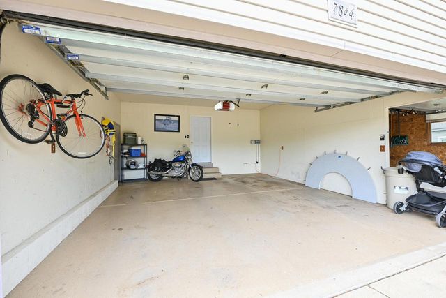 7844 Lakeview ROAD, Waterford, WI 53185