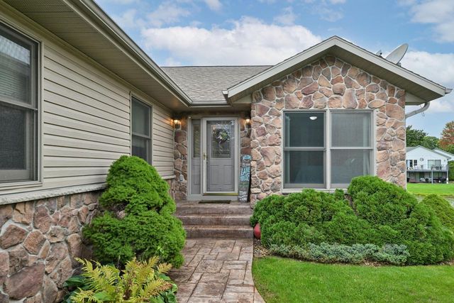 7844 Lakeview ROAD, Waterford, WI 53185